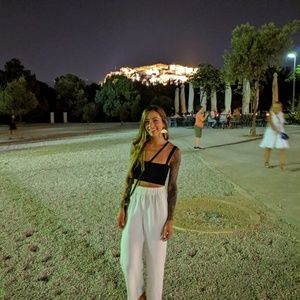 Meet your Posher, Elissa